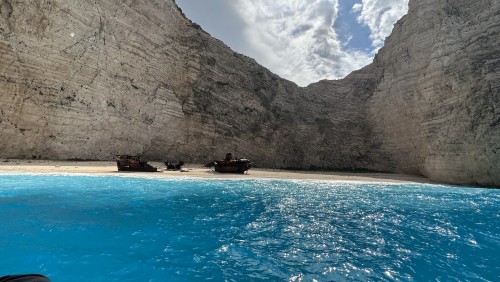 遇見醉美希臘——雅典+聖託裏尼+扎金索斯+伯羅奔尼撒+梅黛奧拉天空之城九日遊