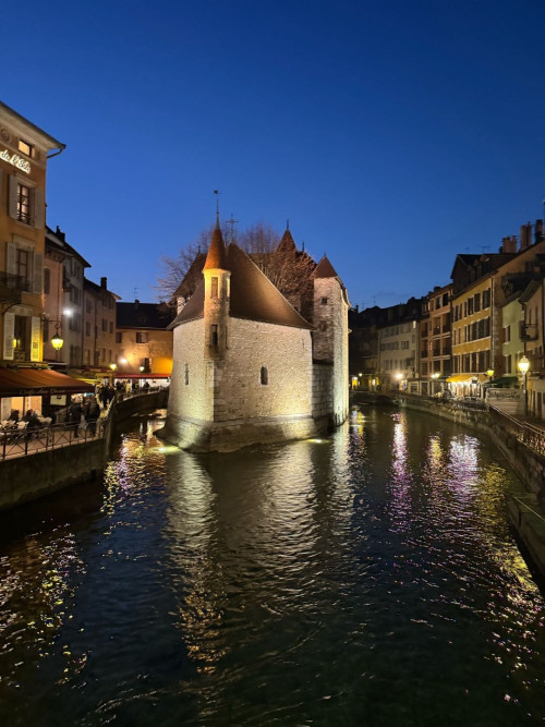 【經典熱賣】【奇峯湖泊，親近自然】法瑞雙國，金色快車之旅