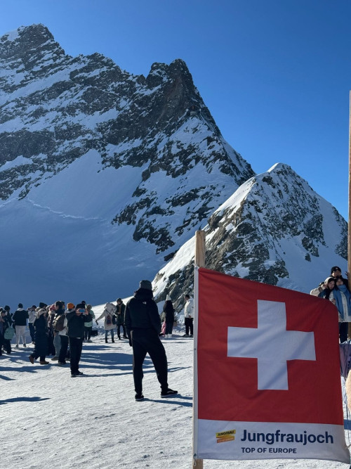 【經典熱賣】【奇峯湖泊，親近自然】法瑞雙國，金色快車之旅