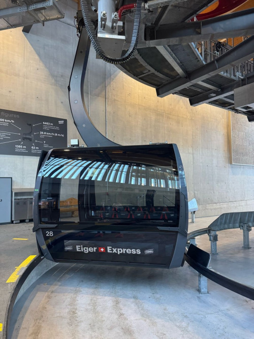 【經典熱賣】【奇峯湖泊，親近自然】法瑞雙國，金色快車之旅