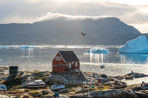 格陵蘭之仲夏：午夜太陽，冰山，鯨魚4天3晚探索之旅（雷克雅未克往返）