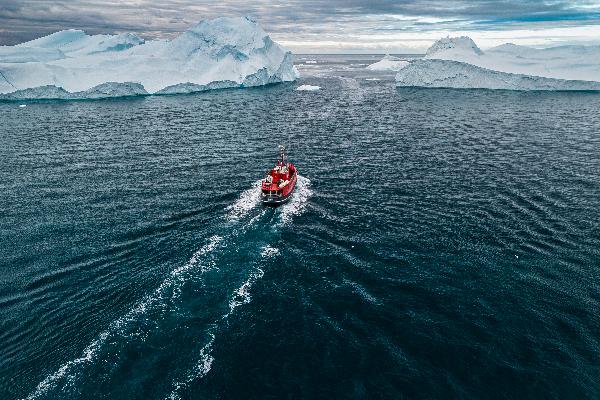 格陵蘭之仲夏：午夜太陽，冰山，鯨魚5天4晚探索之旅（哥本哈根往返）
