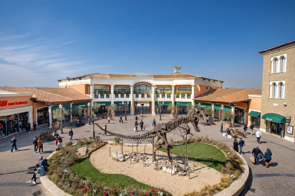 羅馬Castel Romano Outlet購物套票(含接駁巴士+額外9折+5€餐飲禮券)